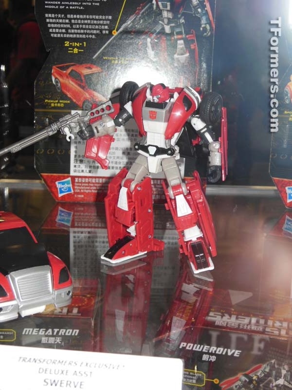 Sdcc 2012 Toys R Us Transformers Generations Asia Exclusive Swerve  (113 of 141)